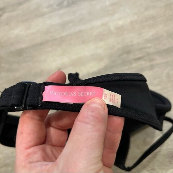 Victoria's Secret Black Triangle Crochet Halter Push Up Bikini Top Women’s 32C - Picture 3 of 4